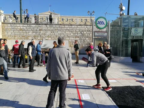 Μ'ενα βιβλίο δραπετεύεις (2)